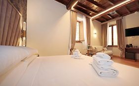 Golden Pantheon Rooms